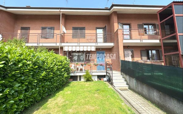 casa indipendente in vendita a Strambino