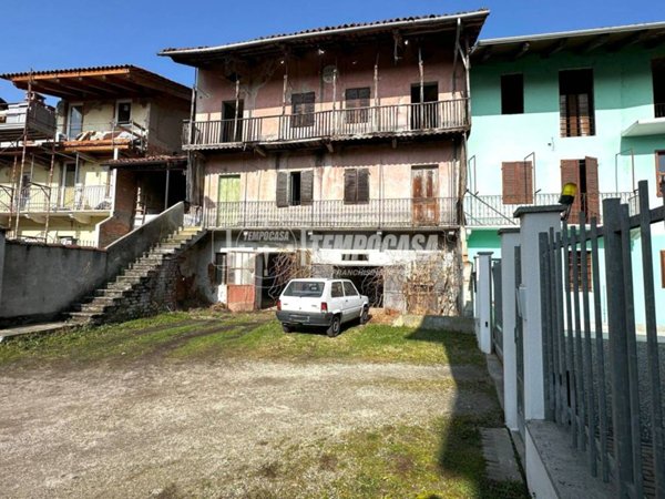 appartamento in vendita a Strambino in zona Carrone