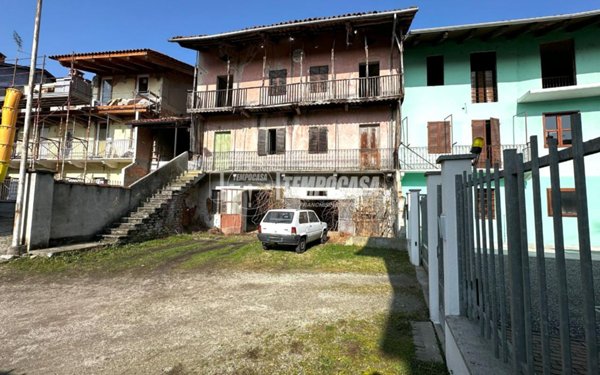 appartamento in vendita a Strambino in zona Carrone