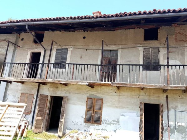 casa indipendente in vendita a Strambino