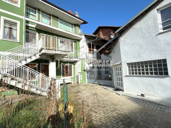 casa indipendente in vendita a Strambino