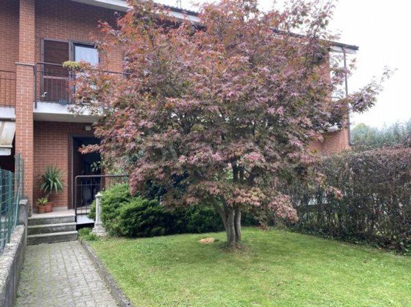 casa indipendente in vendita a Strambino