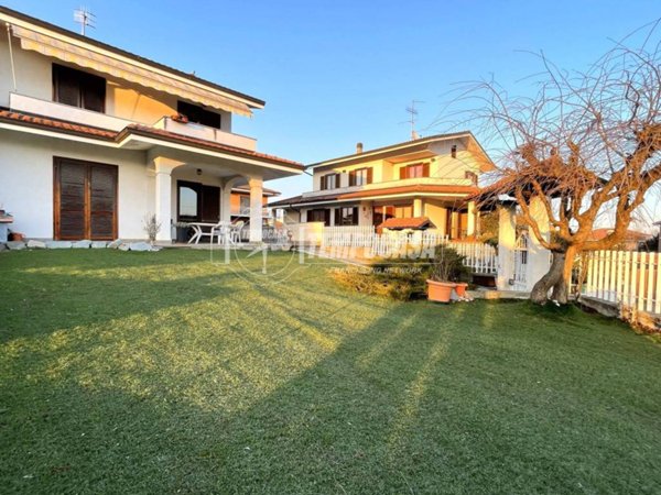 casa indipendente in vendita a Strambino in zona Cerone