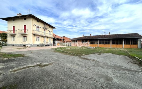 casa indipendente in vendita a Strambino in zona Cerone