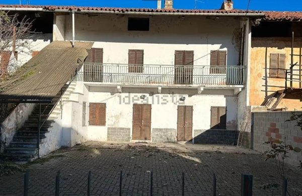 casa indipendente in vendita a Strambino