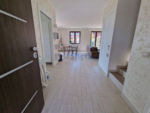 casa indipendente in vendita a Strambino