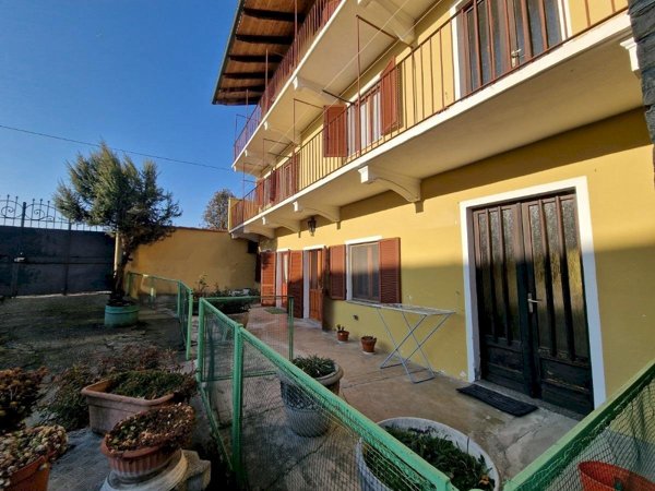 casa semindipendente in vendita a Strambino in zona Cerone