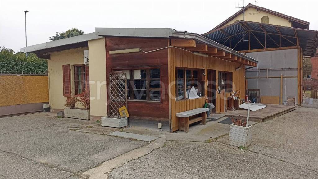 negozio in vendita a Strambino