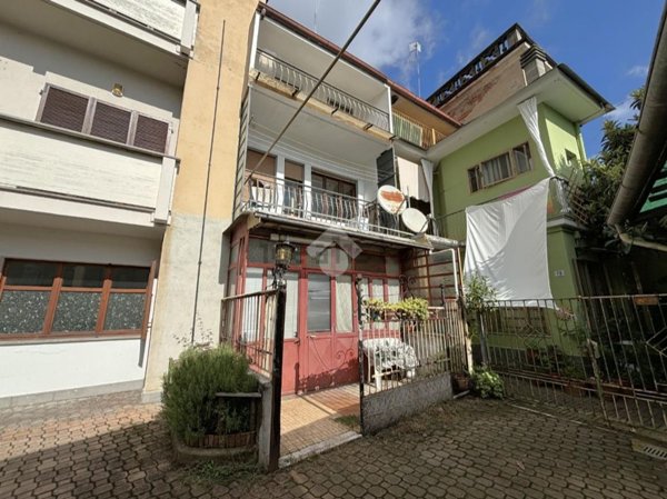 casa indipendente in vendita a Strambino