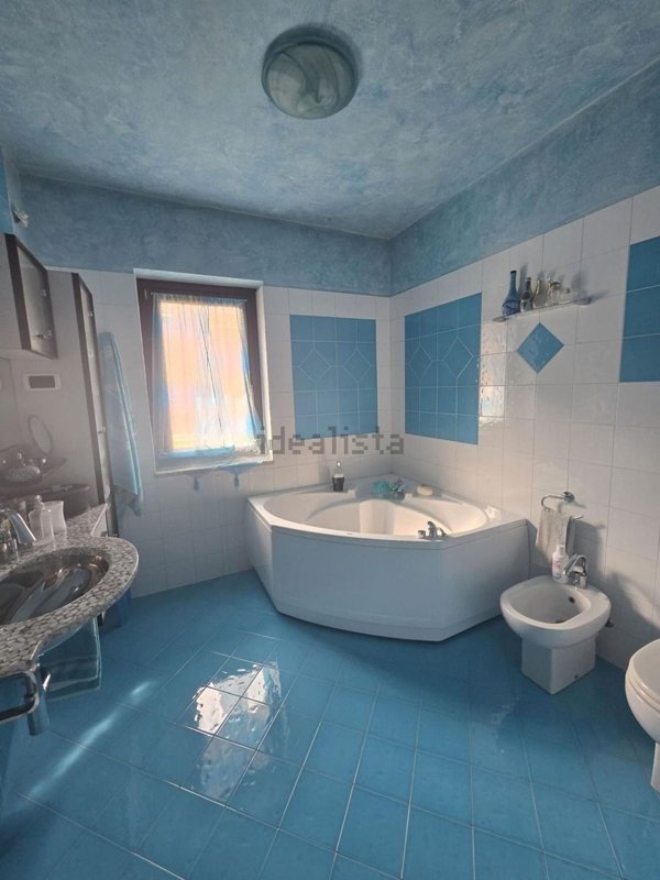 casa indipendente in vendita a Strambino