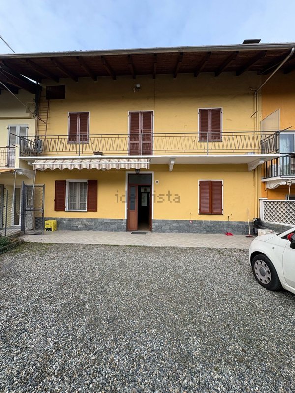 casa indipendente in vendita a Strambino