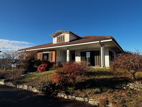 casa indipendente in vendita a Strambino in zona Carrone