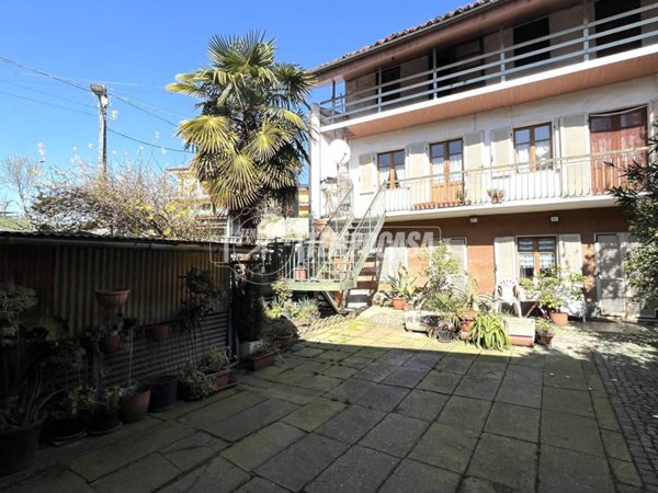 appartamento in vendita a Strambino in zona Crotte