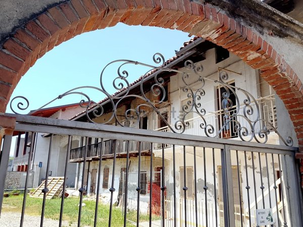 casale in vendita a Strambino