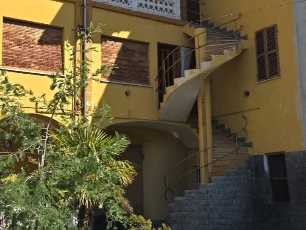 casa indipendente in vendita a Strambino