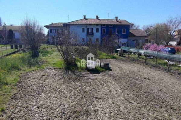 casa indipendente in vendita a Strambino