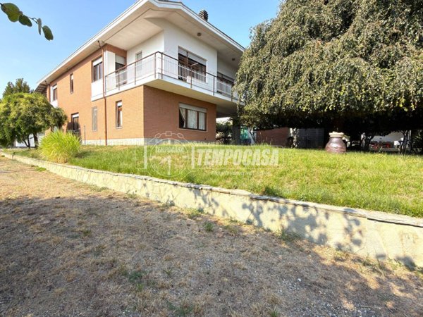 casa indipendente in vendita a Strambino