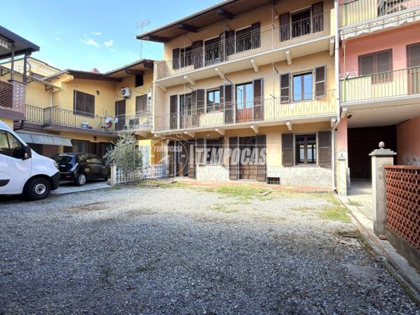 casa indipendente in vendita a Strambino