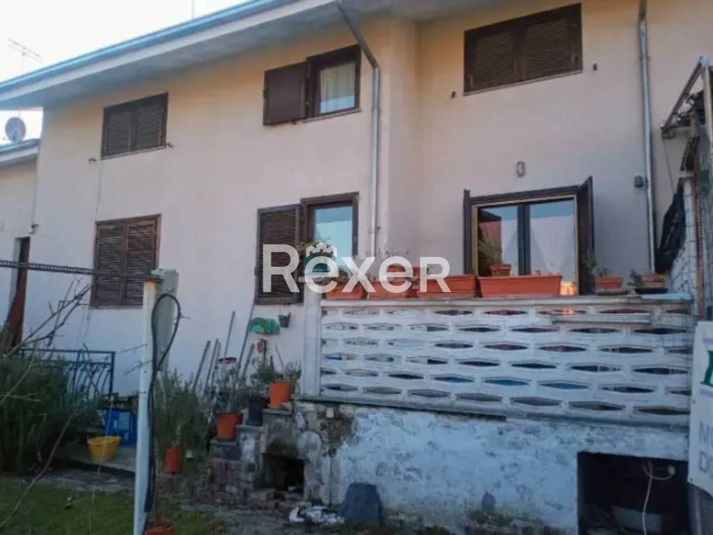casa indipendente in vendita a Strambino in zona Realizio