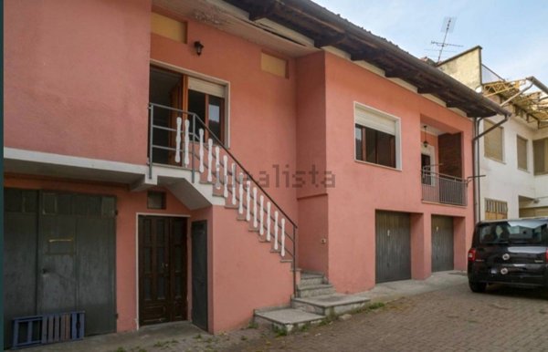 casa indipendente in vendita a Strambino