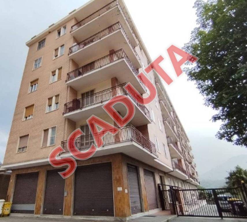 negozio in vendita a Susa