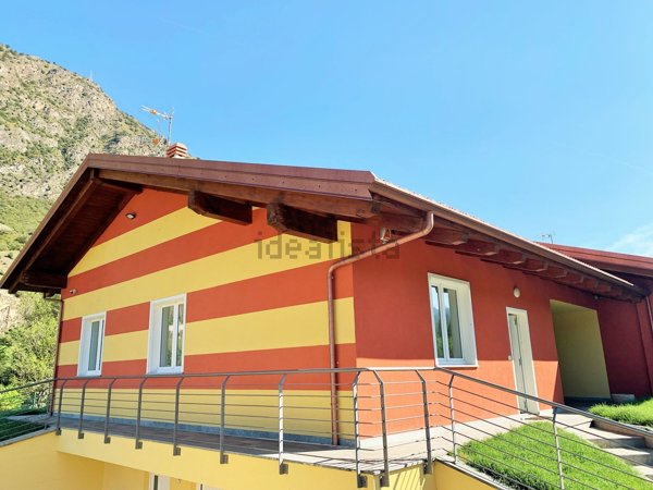casa indipendente in vendita a Susa
