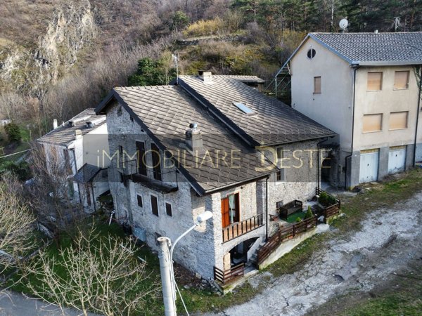 casa indipendente in vendita a Susa