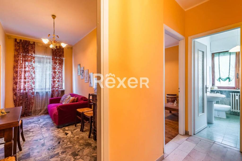 locale commerciale in vendita a Susa