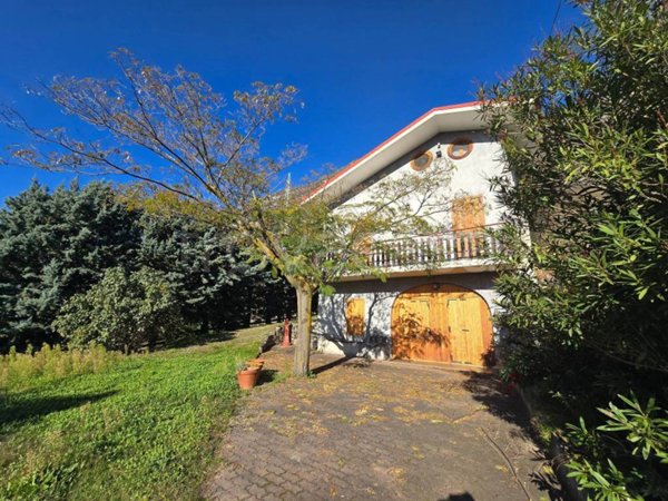 casa indipendente in vendita a Susa