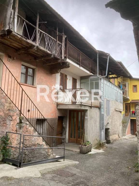 casa indipendente in vendita a Susa
