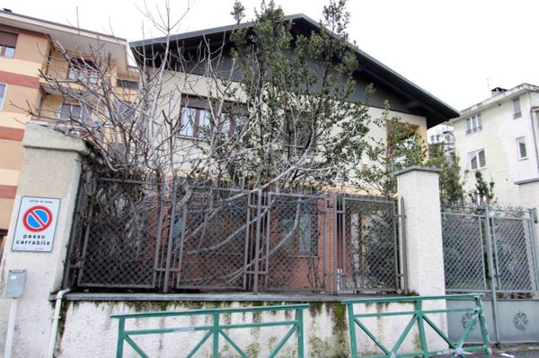 casa indipendente in vendita a Susa