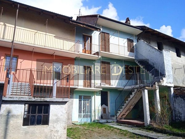 casa indipendente in vendita a Susa