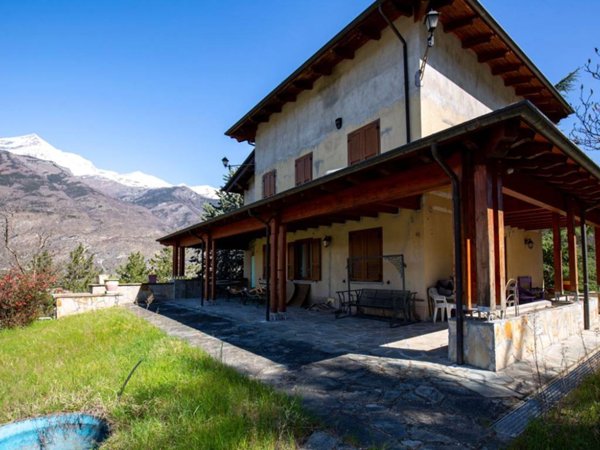 casa indipendente in vendita a Susa