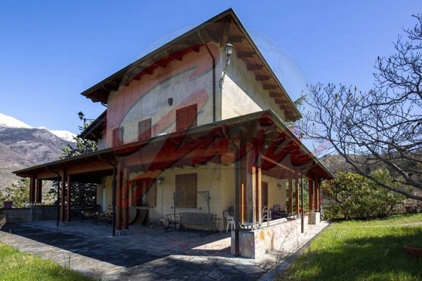 casa indipendente in vendita a Susa
