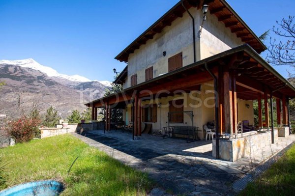 casa indipendente in vendita a Susa