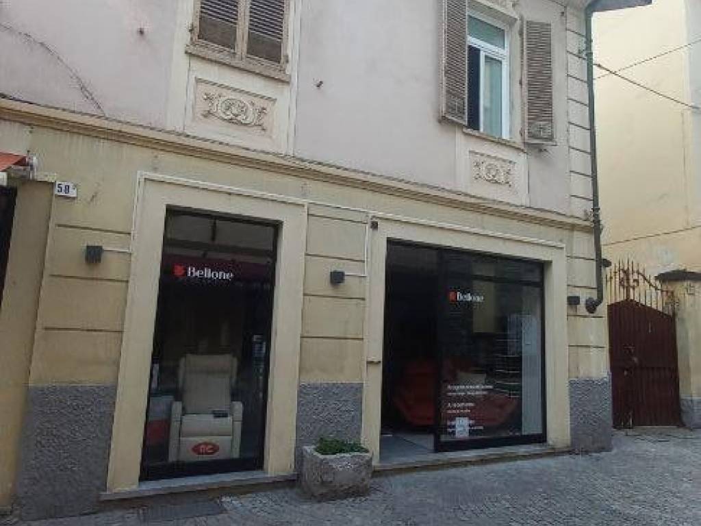 negozio in vendita a Susa