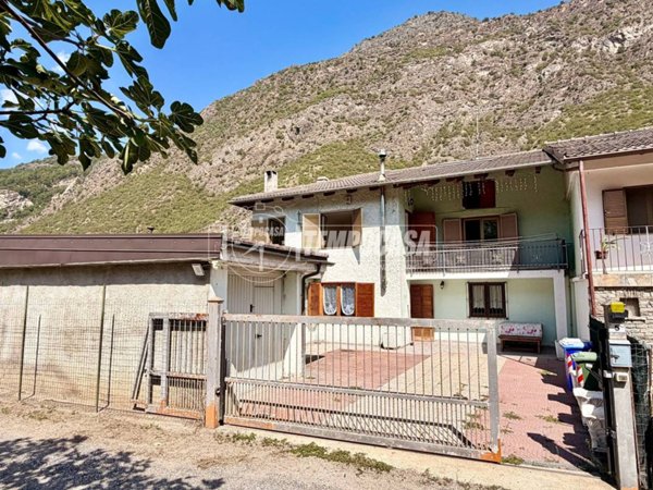 casa indipendente in vendita a Susa