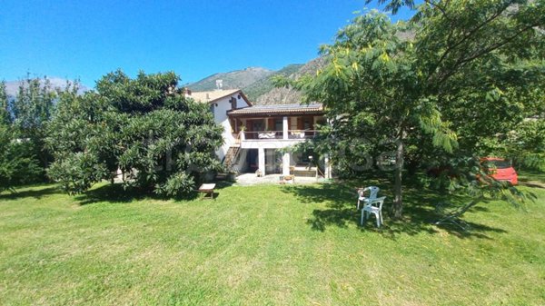 casa indipendente in vendita a Susa