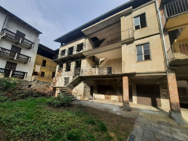 casa indipendente in vendita a Tavagnasco