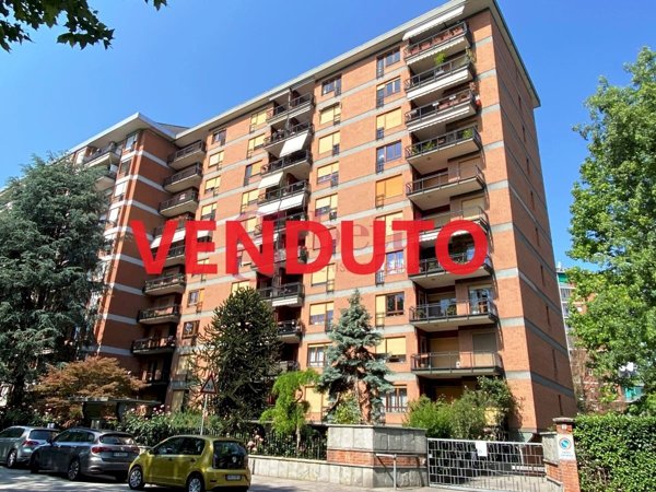 appartamento in vendita a Torino in zona Cit Turin