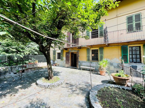 casa indipendente in vendita a Torino in zona Sassi