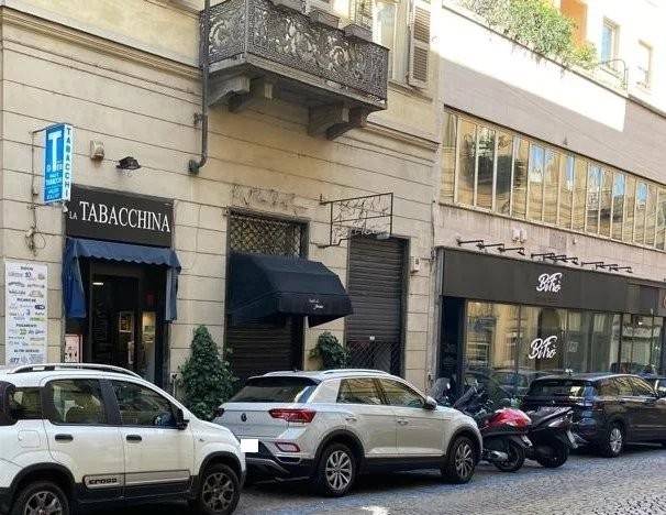 locale commerciale in vendita a Torino in zona Centro Storico