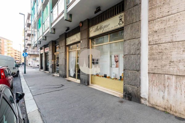 locale commerciale in vendita a Torino