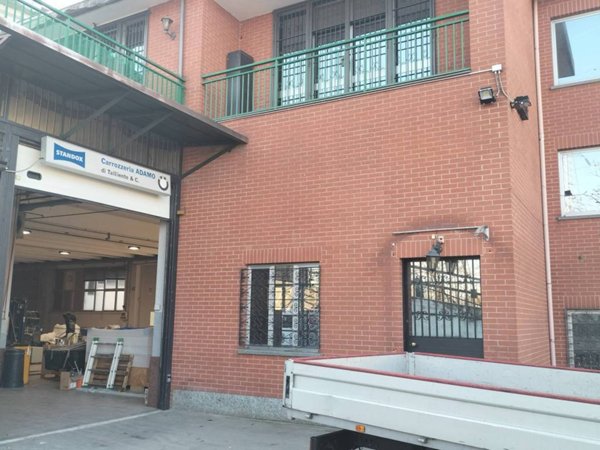 ufficio in vendita a Torino in zona Falchera