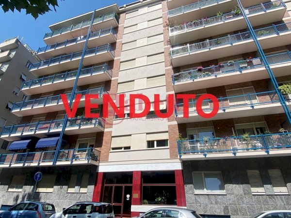 appartamento in vendita a Torino in zona Cit Turin