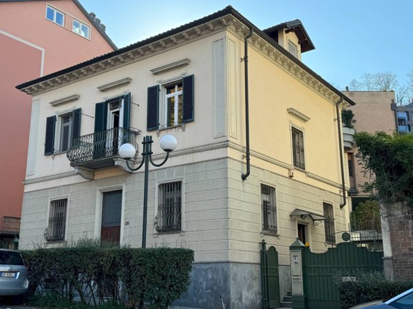 casa indipendente in vendita a Torino in zona Gran Madre