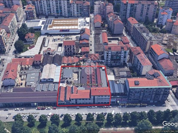 locale commerciale in vendita a Torino in zona Pozzo Strada