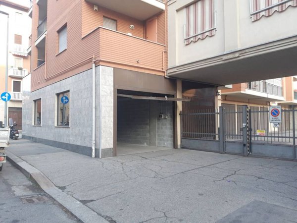 locale di sgombero in vendita a Torino in zona Barriera di Milano