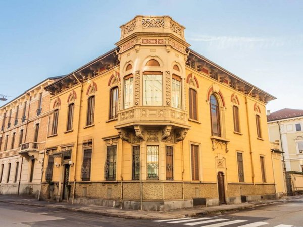 casa indipendente in vendita a Torino in zona Cit Turin