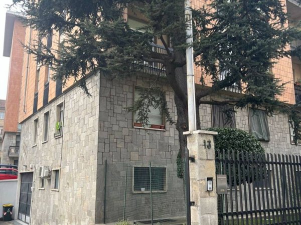 negozio in vendita a Torino in zona Cit Turin